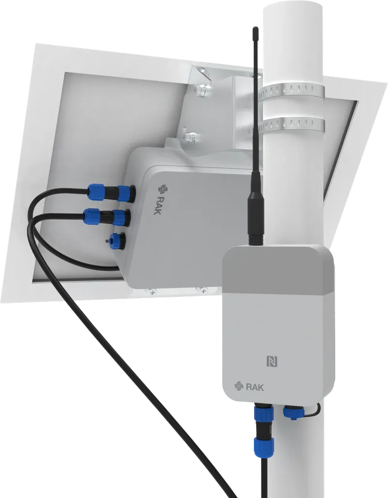 RAK WisMesh Repeater RAK10721 mounted outdoors